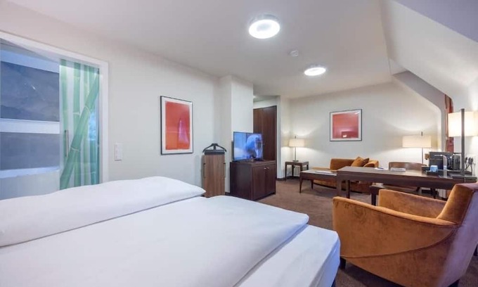 Heiligenhaus Apartamento | Relax Unit Near Kettwiger Stadtwald With Bistro Dining And Pet Friendly Parking