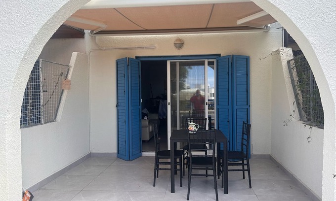 Paphos Cabaña | WINTER SUN BY THE MED1nFully remodeled townhouse 5 minutes' walk from sea front