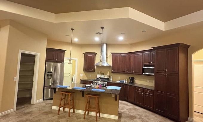 Safford Casa | Comfortable for work, or family, 4-bedroom house with AC in charming Safford