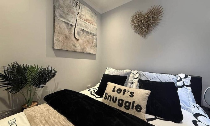 West Bridgford Casa | Studio C - Newly renovated private 1 bed studio