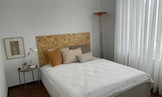 Rhein-Erft-Kreis District Apartamento | Superior Apartment: City location Museums Castles Phantasialand shuttle on the doorstep