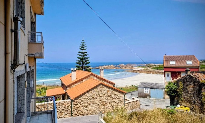 Camarinas Casa | Ideal house to share with family or friends, next to the beach and the mountains.
