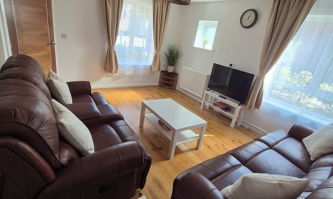 Hull Casa | Stylish 3-Bedroom House in Kingston Upon Hull – Perfect for Families & Groups
