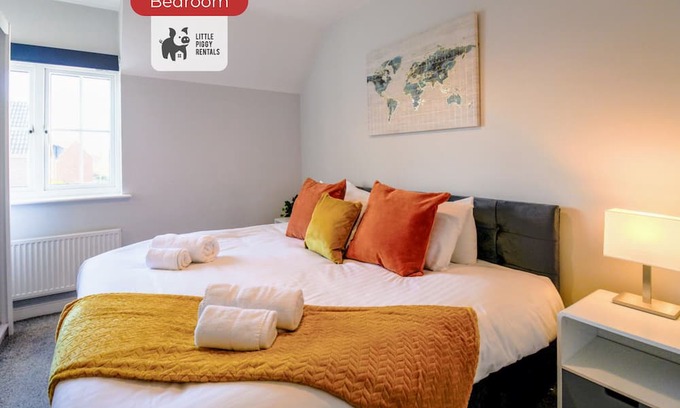 Hatfield Apartamento | Bright 2BR Hatfield Gem + Parking