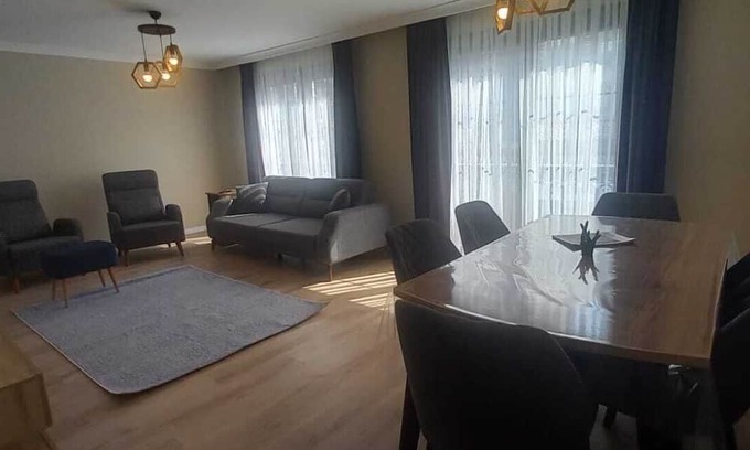 Gaziosmanpasa Apartamento | Amazing 6-bedroom apartment with AC in Istanbul