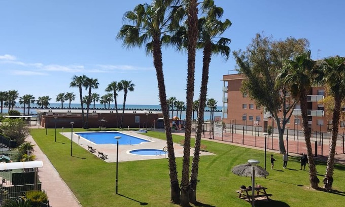 Cubelles Apartamento | Enjoy in Beautiful Flat in Front of the Sea and Beach