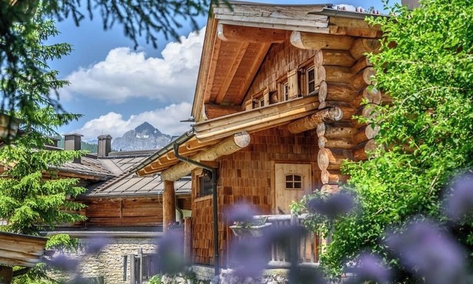 Maria Alm am Steinernen Meer Chalet De Esquí | Exclusive chalets with their own Swiss stone pine sauna, private whirlpool & open fireplace