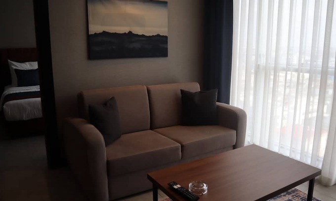 Serifali Mahallesi Cama Y Desayuno | Modern, spacious suites. Close to the airport and central areas.
