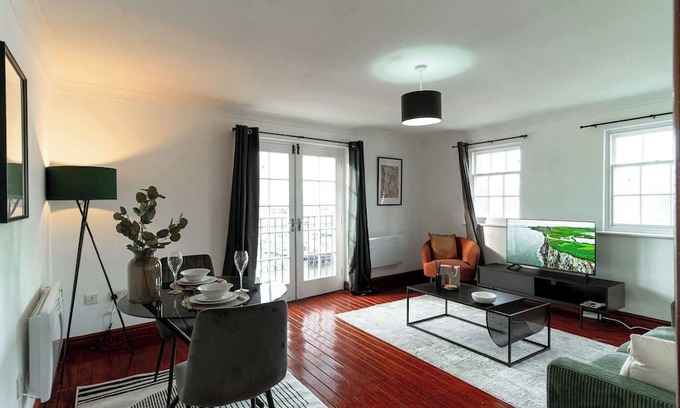 Whitehaven Apartamento | Spacious 1 Bed Harbour-side Apartment with Balcony