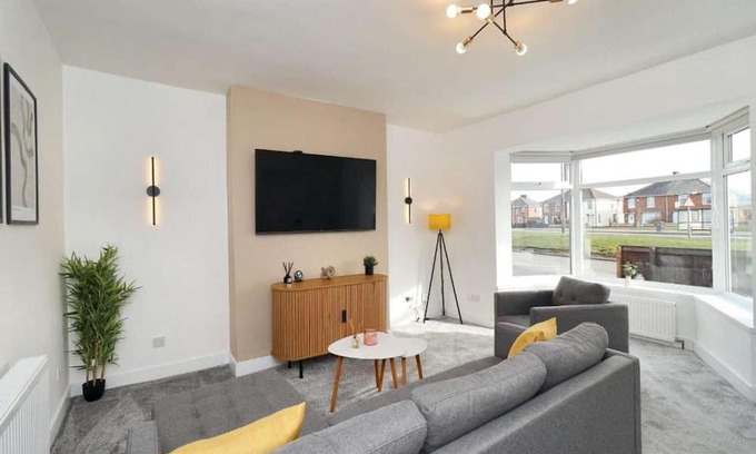 Billingham Casa | Cowpen Lodge Stylish home in Billingham