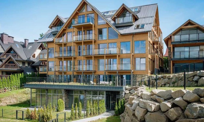 Zakopane Apartamento | Modern apartment with mountain view and pool