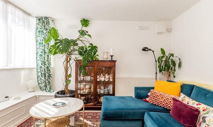 Coombe Hill Apartamento | Pass the Keys | Charming, Tranquil 2 BR Kingston Escape, London