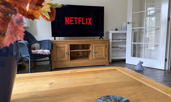 Broadbridge Heath Casa | 3 Bed House in Horsham Parking/Fast WIFI