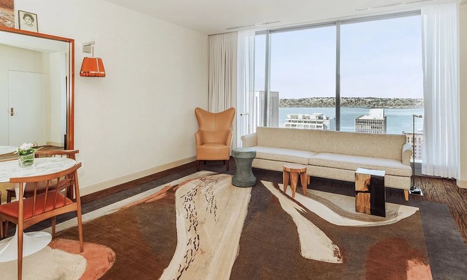 Downtown Seattle Hotel | Unwind in 3 Luxurious Rooms with Marble Ensuite - Near Seattle Art Museum!
