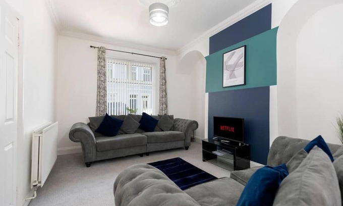 Jarrow Casa | The Maple Haven – Spacious 3BR w/FREE Parking