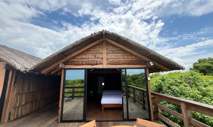 Elota Cabina | Coastal Retreat for 4 – Celestino Gazca 🌊