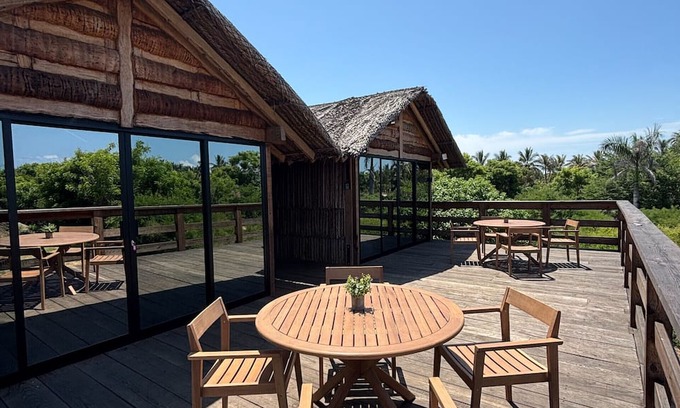 Elota Cabina | Unmatched Celestino Gazca - Cabin by the Coast