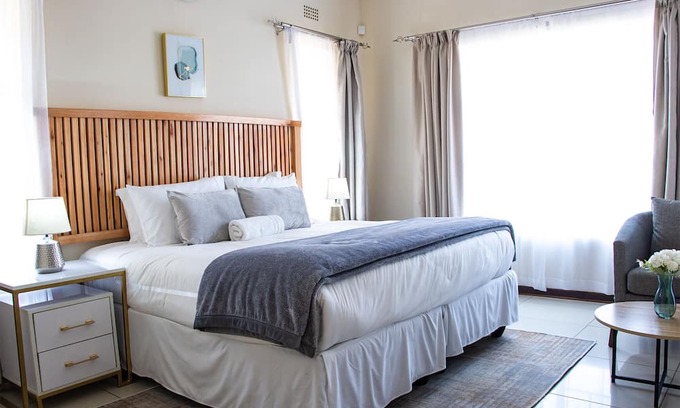 Gaborone Casa | Spacious 5-bedroom house in charming and peaceful Gaborone North with a garden