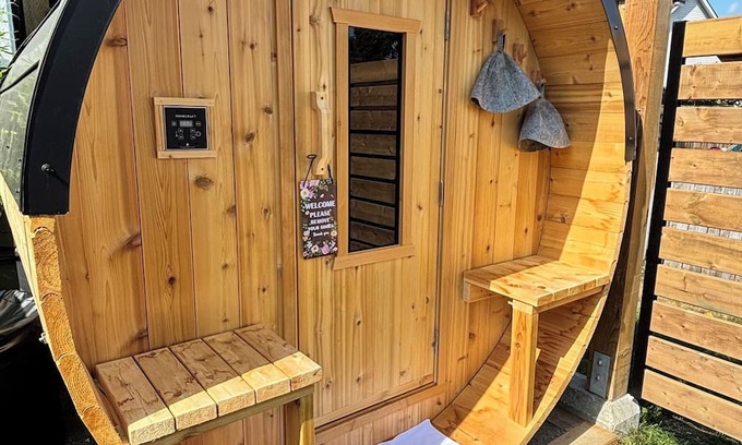 North Cowichan Casa | Modern 2BR Suite with Sauna, Cold Pl, Private Yard, & EV – Pet Friendly