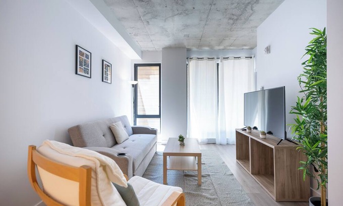 Cite Multimedia Apartamento | Spacious 1BR Old Port | 2 Queen Beds + Sofa Bed | Ideal for Groups