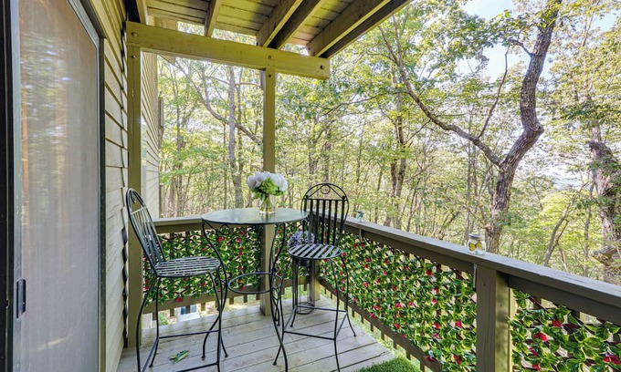 Ozone Condominio | Hike, Fish & Golf: Condo 5 Mi to Ozone Falls!