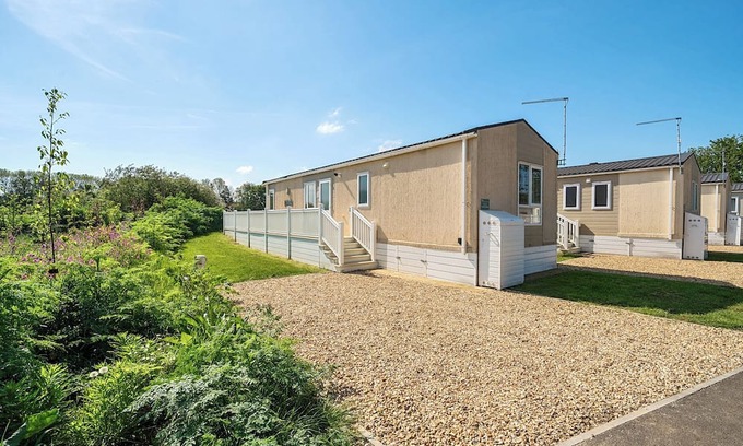 Great Billing Cabaña | SERENITY SHORES - BILLING AQUADROME in Billing Aquadrome Holiday Park