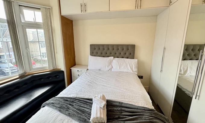 Luton Apartamento | Luxury 8 Bed Home Near Luton Airport