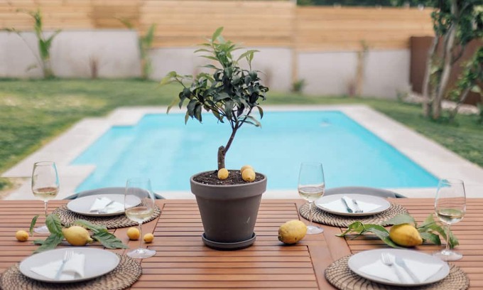 Vigo Cabaña | O Lar de Laura - House with garden and swimming pool in Vigo suitable for pets