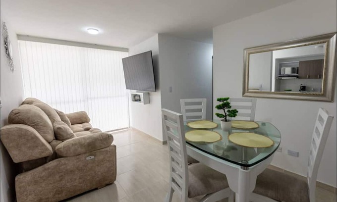 Pereira Apartamento | Newly Renovated 2-Bedroom Apartment/Modern Comfort in Prime Location.