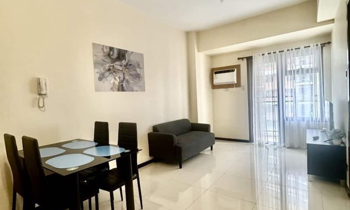 Pasay Condominio | Levi & Moon's Manila Bay