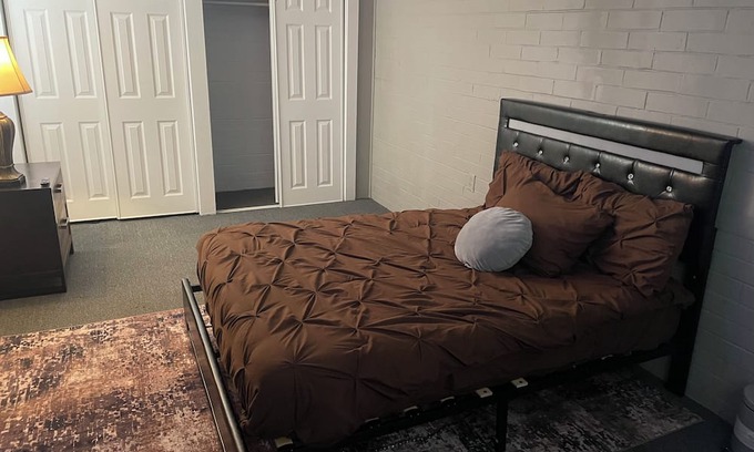 Woodward Casa | Beehive Honeycomb pet friendly