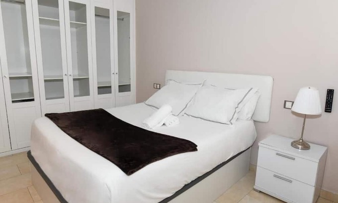 Fisterra Apartamento | Apartment-Apartment-Private Bathroom-Street View
