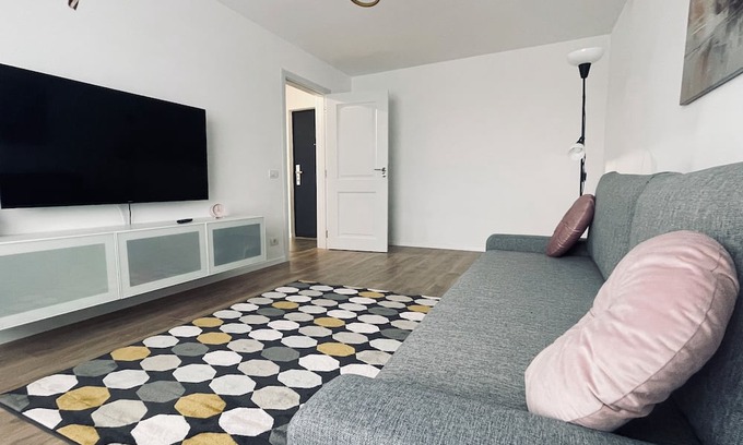 Sector 6 Apartamento | Welcoming apartment with AC in vibrant Bucharest