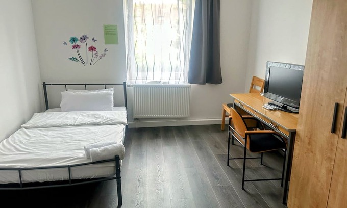Rangierbahnhof-Siedlung Cama Y Desayuno | single room with shared bathroom