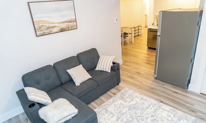Dieppe Casa | Luxury One Bedroom Private Apartment