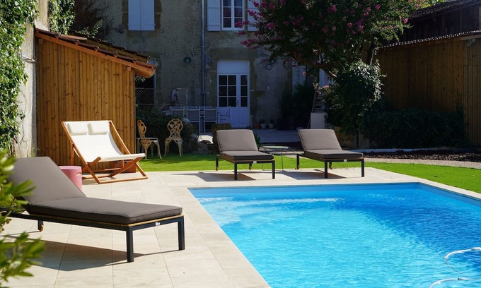 Barcelonne-du-Gers Casa | Maison bourgeoise 4bed swimming pool-jacuzzi indoor private parking