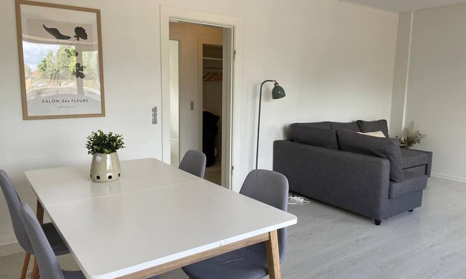 Gladsaxe Apartamento | Stylish Long-Term Flat for Expats
