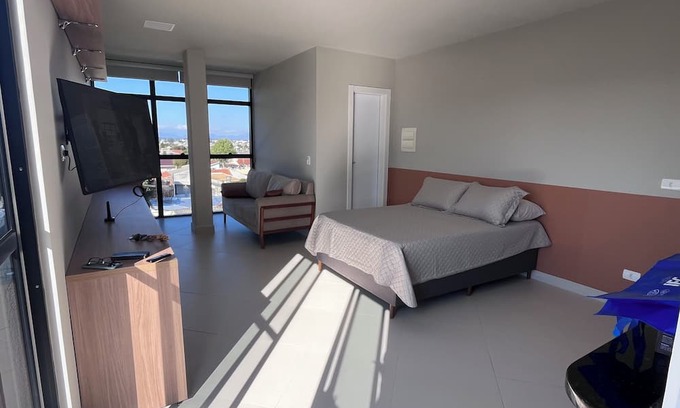 Cajuru Apartamento | Apartment in Curitiba with convenience and location for business travelers.
