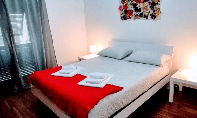 La Foce Apartamento | Apartment 'Maison18' with Balcony, Wi-Fi and Air Conditioning