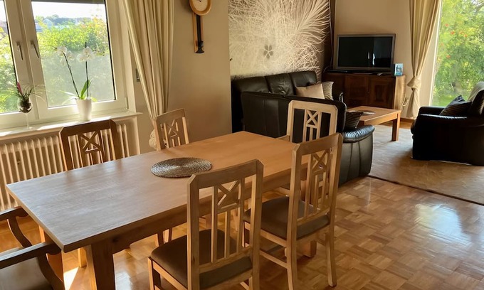 Bad Emstal Apartamento | Apartment 'Ferienwohnung Wartehof' with Shared Garden and Wi-Fi
