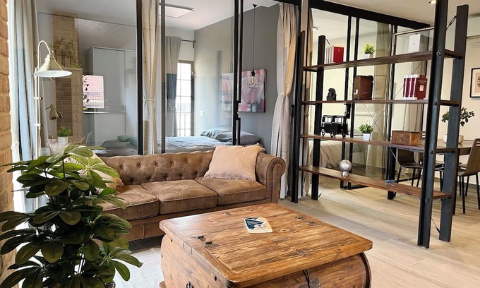 Betera Apartamento | Bright boutique apartment 5 min from the subway