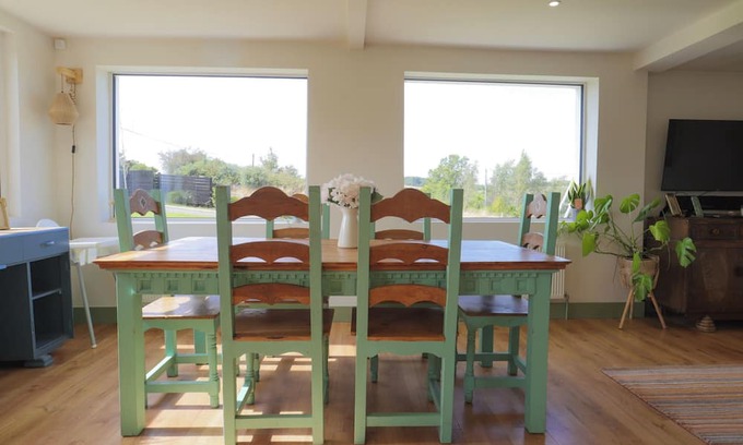 Blackwater Casa | Charming 4-bedroom house in Kilmuckridge, walking distance to a beautiful beach