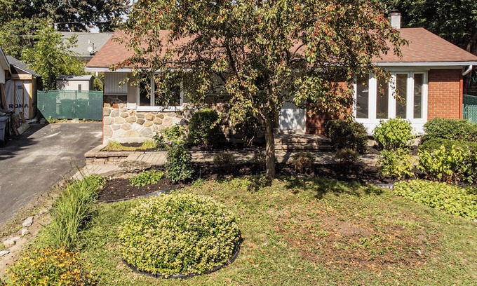 Saint-Bruno-de-Montarville Casa | Charming, well-maintained 3-bedroom home!