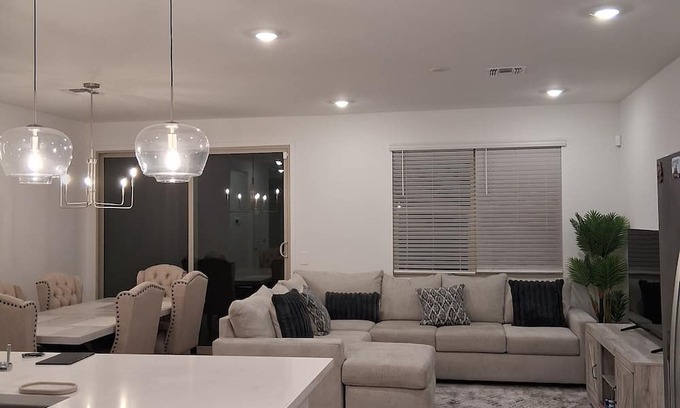 Surprise Casa | Fantastic 3-bedroom house with AC in Sun City West