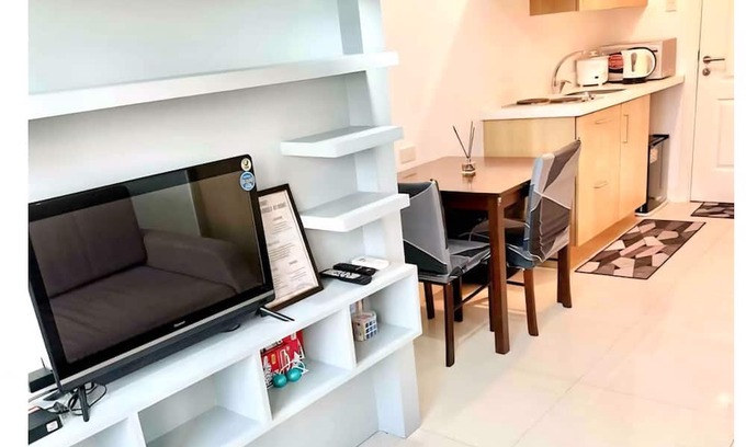 Matandang Balara Condominio | Enjoyable condo with AC in vibrant Quezon City