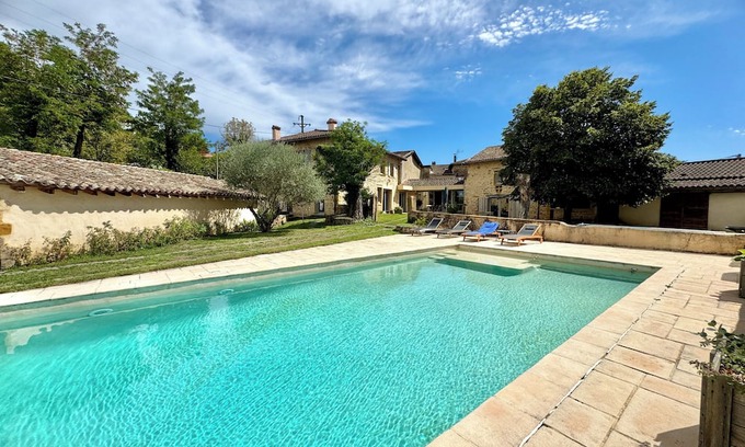 Le Bois-d'Oingt Casa | Exceptional large Beaujolais house with swimming pool
