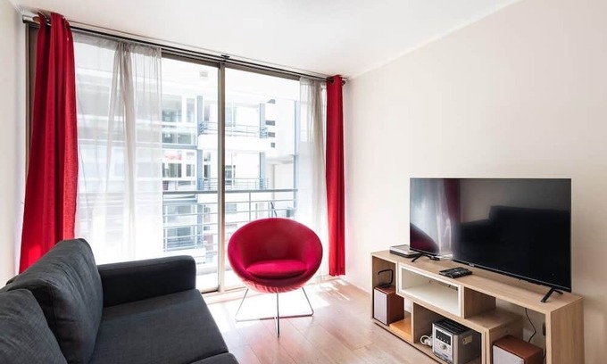 Downtown Santiago Apartamento | Urban Red 2BR W/Wifi, Tv, Pool & Gym