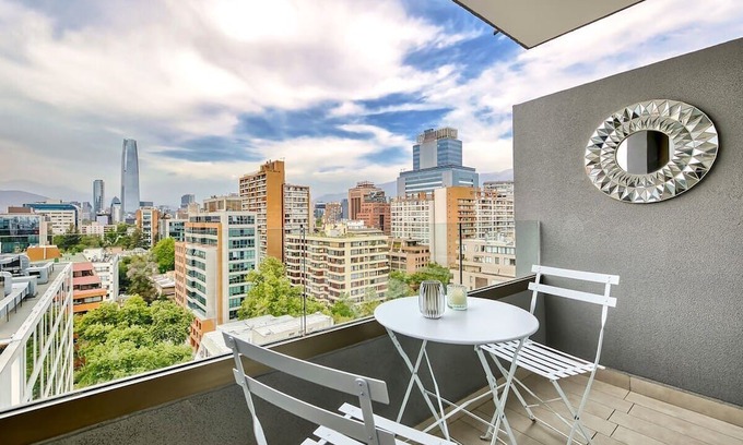 Santiago Apartamento | Luxury Silver 3D Parking & Wifi