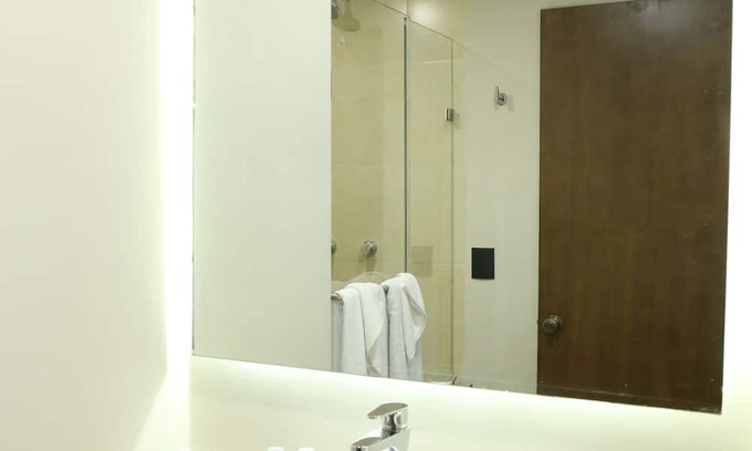 Tlaxcala Hotel | Comfortable room with king size bed in the heart of downtown Tlaxcala.