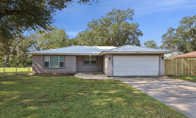 Bridge City Casa | Beautiful 3 bedroom 2 1/2 bath in Bridge city